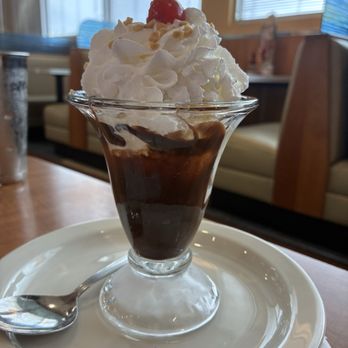 Richie's Real American Diner - Single scoop sundae - Barbeque Near Me - Rancho Cucamonga, California Richie's Real American Diner - Single scoop sundae - Barbeque Near Me - Rancho Cucamonga, California
