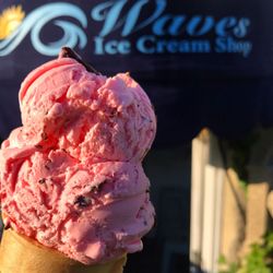 Waves at The Lillagaard Ice Cream Shop - Waves at the Lillagaard Ice Cream Shop