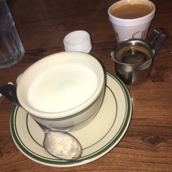 La Carreta - Café con leche y colada - Latin American Near Me - Miami, Florida