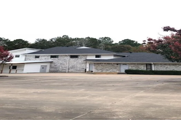 Slide of East Texas Roofing