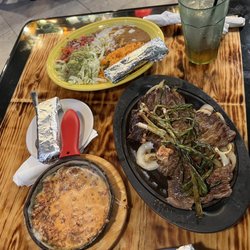 Plaza Mexico - Carne Asada + Queso Fundido