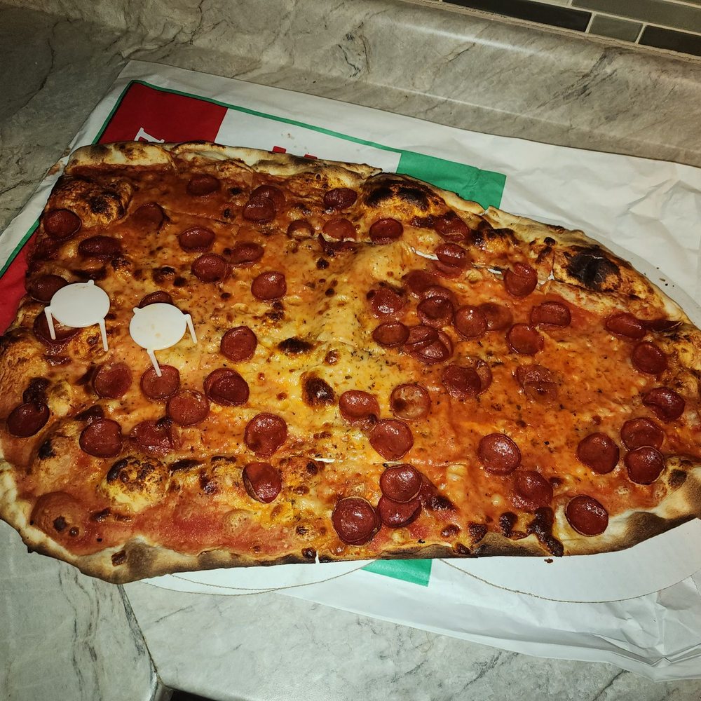 LG Pepperoni pizza LG Pepperoni pizza