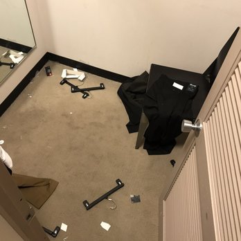 Dillard's - Men's Changing Room - Department Stores Near Me - Tallahassee, Florida Dillard's - Men's Changing Room - Department Stores Near Me - Tallahassee, Florida