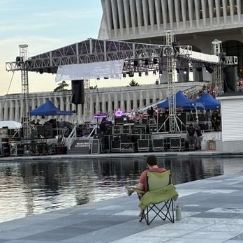Capital Concert Series - View of Plaza during concert. You can bring your on chair. - Music Venues Near Me - Albany, New York Capital Concert Series - View of Plaza during concert. You can bring your on chair. - Music Venues Near Me - Albany, New York