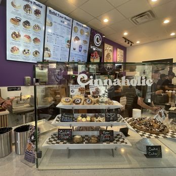 Cinnaholic - The restaurant - Bakeries Near Me - Wesley Chapel, Florida
