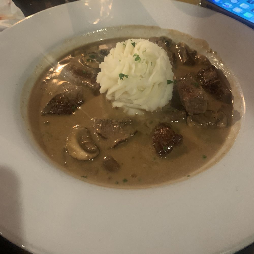Gerard's 1907 Tavern - Beef stroganoff - New American Near Me - Bowling Green, Kentucky Gerard's 1907 Tavern - Beef stroganoff - New American Near Me - Bowling Green, Kentucky
