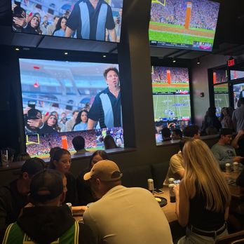 Platform Sports - Sports Bars Near Me - Charlotte, North Carolina