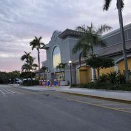 Exterior photo of Walmart Supercenter - Coral Springs, Florida Exterior photo of Walmart Supercenter - Coral Springs, Florida