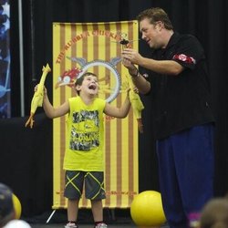 Greg Frisbee - Comedy Juggler & Magician - Family fun for everyone.