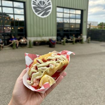 Vitamin Sea Brewing - Lobster taco from a summer food truck - Brewpubs Near Me - Weymouth, Massachusetts