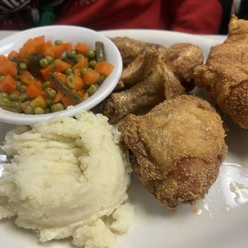 Village Grill - My friends chicken dinner - Diners Near Me - Tehachapi, California