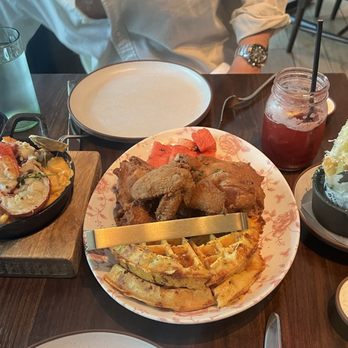 Yardbird - Lobster Mac & Cheese Chicken & Waffles Truffle Parmesan Fries - Southern Near Me - Dallas, Texas Yardbird - Lobster Mac & Cheese Chicken & Waffles Truffle Parmesan Fries - Southern Near Me - Dallas, Texas