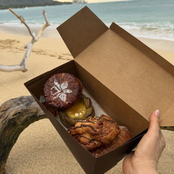 Halekulani Bakery - Bakeries Near Me - Honolulu, Hawaii