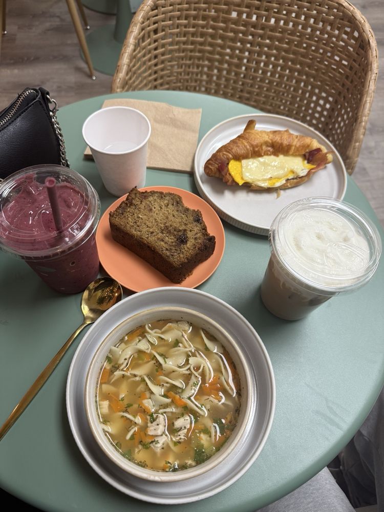 Sweetie’s Back Porch Cafe Logo