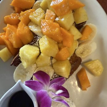 Goofy Cafe & Dine - Hawaiian French Toast. Sweet bread with papaya, pineapple and banana. - Cafes Near Me - Honolulu, Hawaii Goofy Cafe & Dine - Hawaiian French Toast. Sweet bread with papaya, pineapple and banana. - Cafes Near Me - Honolulu, Hawaii