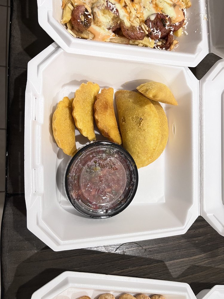 Arenosa Comombian Food