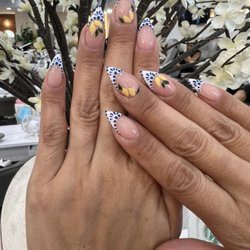 Lush Nail Studio
