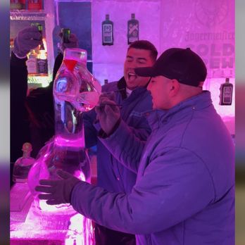 minus5 ICEBAR - Shots off the ice sculpture - Cocktail Bars Near Me - Las Vegas, Nevada minus5 ICEBAR - Shots off the ice sculpture - Cocktail Bars Near Me - Las Vegas, Nevada