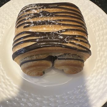 Noisettes Bakeshop - Desserts Near Me - Cypress Gardens, Florida