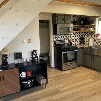 Crystal Clean Professional Housekeeping - Clean kitchen - Home Cleaning Near Me Crystal Clean Professional Housekeeping - Clean kitchen - Home Cleaning Near Me