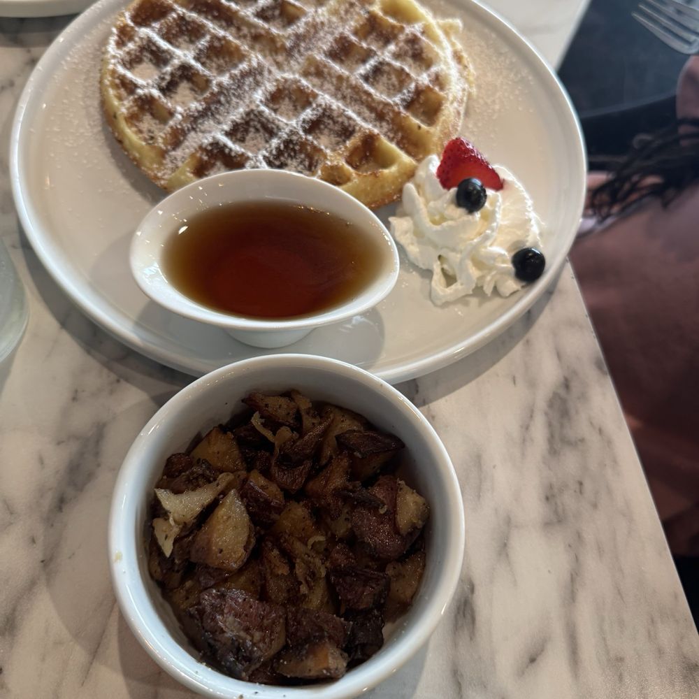 Oliver's Gourmet - Belgian Waffle & Breakfast Potatoes - Sandwiches Near Me - Missouri City, Texas Oliver's Gourmet - Belgian Waffle & Breakfast Potatoes - Sandwiches Near Me - Missouri City, Texas