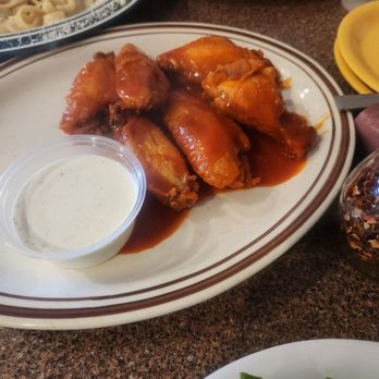 Luigi's Pasta & Pizza bar - Small order of wings - Pizza Near Me - Dallas, Texas