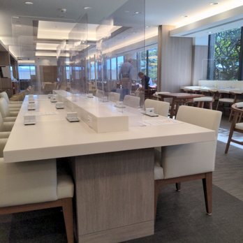 Admirals Club - Empty lounge - Airport Lounges Near Me - Honolulu, Hawaii