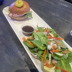Pregame Sports Bar & Lounge - Grilled Chicken burger with side salad