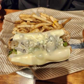 Cheddar's Scratch Kitchen - American Near Me - Austin, Texas