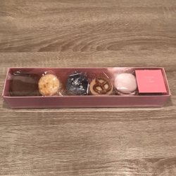 Fuchsia And Cream - Flavors: Tiramisu, Creme Brûlée, Earl Grey, Sea Salt Caramel, Milk Tea (?)...