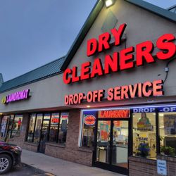 Holiday Plaza Laundry