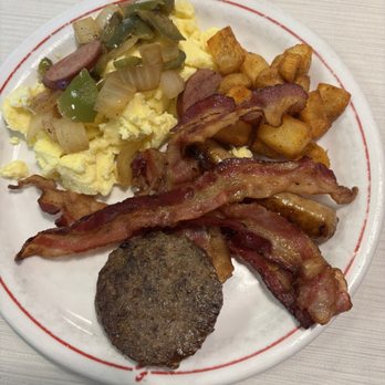 Frisch's Big Boy - Breakfast bar scrambled eggs, sautéed onions, peppers, & sausage, potatoes, bacon, sausage link & patty - Burgers Near Me - Frankfort, Kentucky