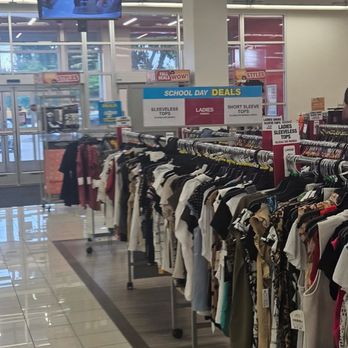 Burlington - Apparel racks - Department Stores Near Me - Pompano Beach, Florida