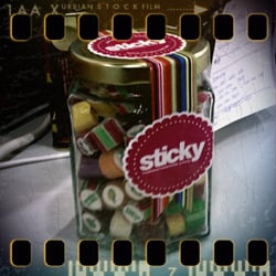 Sticky - 每粒都唔同，用手拉出圖案嘅Sticky 手拉糖