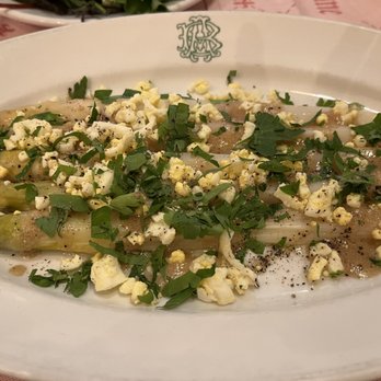 L'Auberge Bressane - White Asparagus with Chopped Egg and a Perfect Vinaigrette - French Near Me - Paris, 75