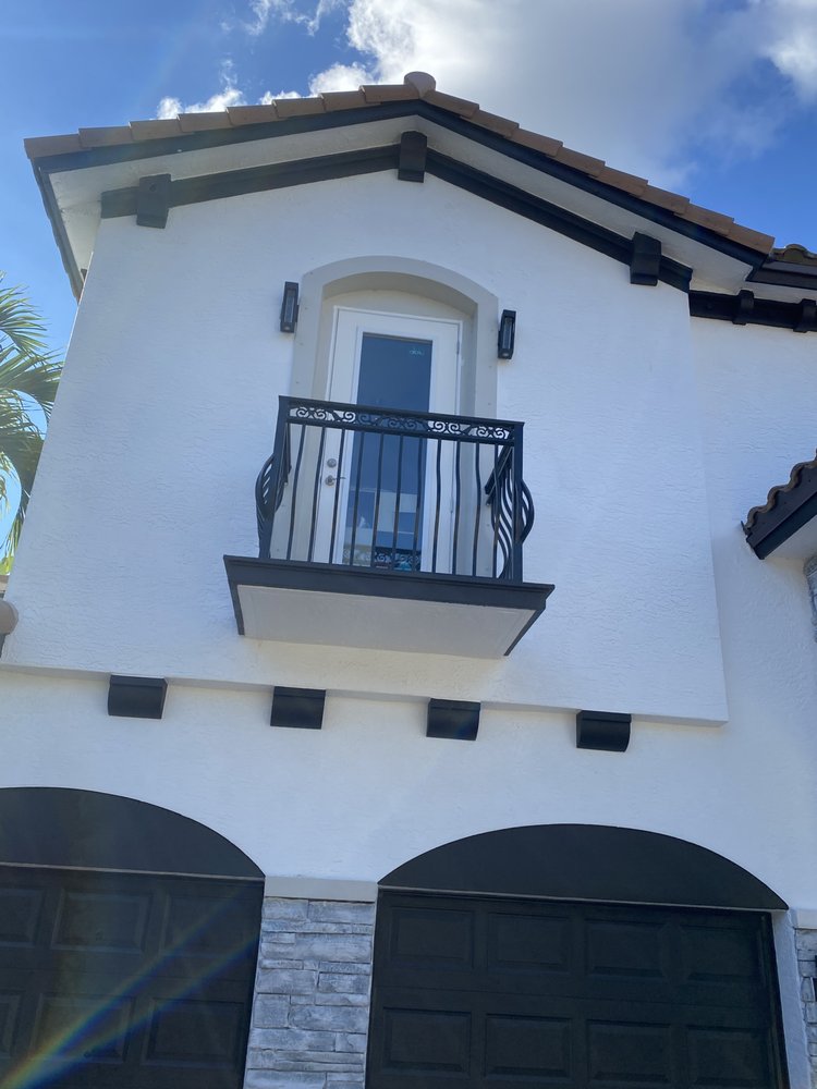 Slide of Prestige Roofwindoors