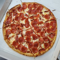 Clara's Pizza - Yummy pep and bacon pizza