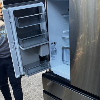 Bellhop Moving - After they tried to put the door back on - Movers Near Me - Birmingham, Alabama