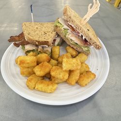 Marmalade Cafe and Bakery - Dirty Gringo
Multigrain bread toasted with turkey, smashed avocado with bacon and chipotle mayo.