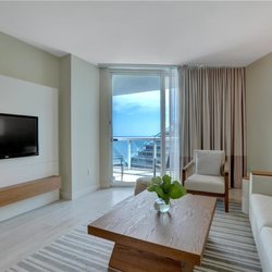 Beach House Fort Lauderdale, a Hilton Resort - Guest room