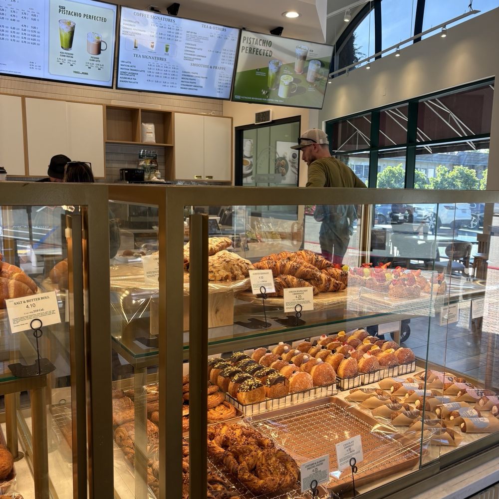 Tous Les Jours - Pastry display on a weekend morning - Bakeries Near Me - San Ramon, California Tous Les Jours - Pastry display on a weekend morning - Bakeries Near Me - San Ramon, California