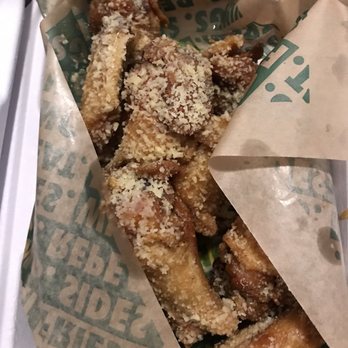 Wingstop - Garlic Parmesan 10 piece bone-in - Chicken Wings Near Me - Honolulu, Hawaii
