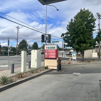 7-Eleven - Did not miss ca gas prices - Convenience Stores Near Me - Martinez, California