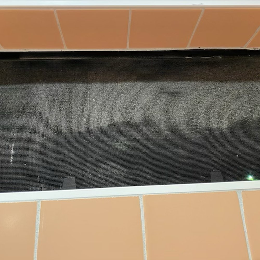White Water - Shower screen was dirty. - Hotels Near Me - Cambria, California