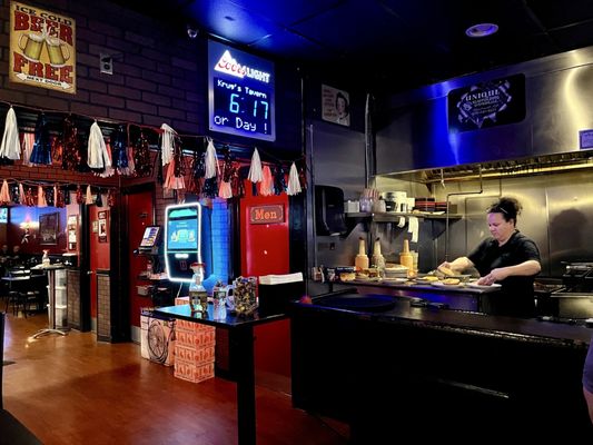 Krug's Tavern by null