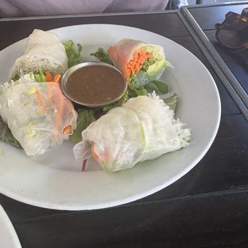 Hugo’s Restaurant - Breakfast & Brunch Near Me - West Hollywood, California