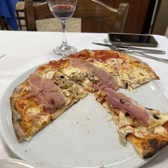 Da Vitale - Ham and mushroom pizza - Sardinian Near Me - Civitavecchia, RM Da Vitale - Ham and mushroom pizza - Sardinian Near Me - Civitavecchia, RM