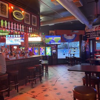 Showboat Saloon - a man sitting at the bar - Bars Near Me - Wisconsin Dells, Wisconsin Showboat Saloon - a man sitting at the bar - Bars Near Me - Wisconsin Dells, Wisconsin