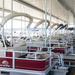 The Boat Dock - Pontoon Center