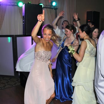 Shockwavez Entertainment - a group of people dancing on a dance floor - Music Venues Near Me Shockwavez Entertainment - a group of people dancing on a dance floor - Music Venues Near Me